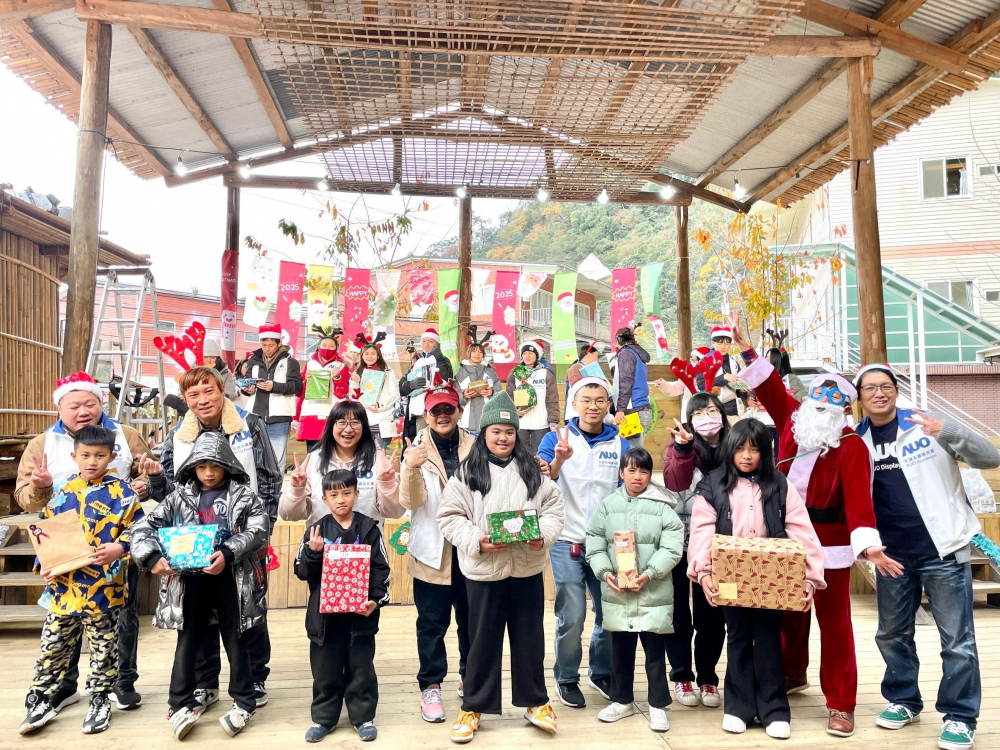 友達永續基金會號召「圓夢計畫」行動連續23年，由同仁凝聚內部愛心與資源送往偏鄉，累積為逾萬名兒童圓夢，實踐友達共創共好的永續精神。